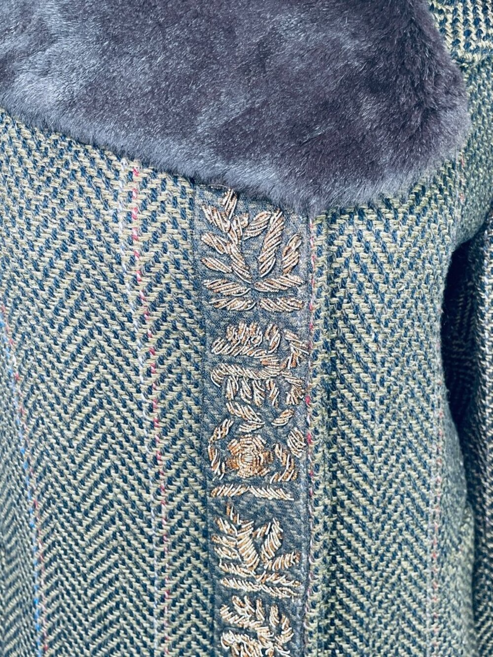ANTIK BATIK 100% Wool Tweed Coat with Fur Collar & Embroidered Trim Size S - Picture 6 of 9